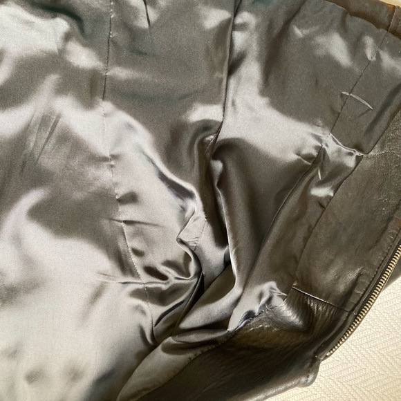 Nordstrom Classiques Entier women’s like new black leather jacket, size 4 - Picture 10 of 10